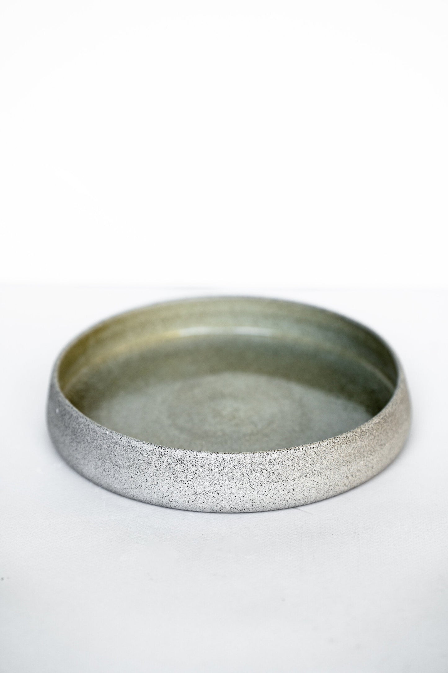 Stoneware Salad Plates with High Sides "Concrete"