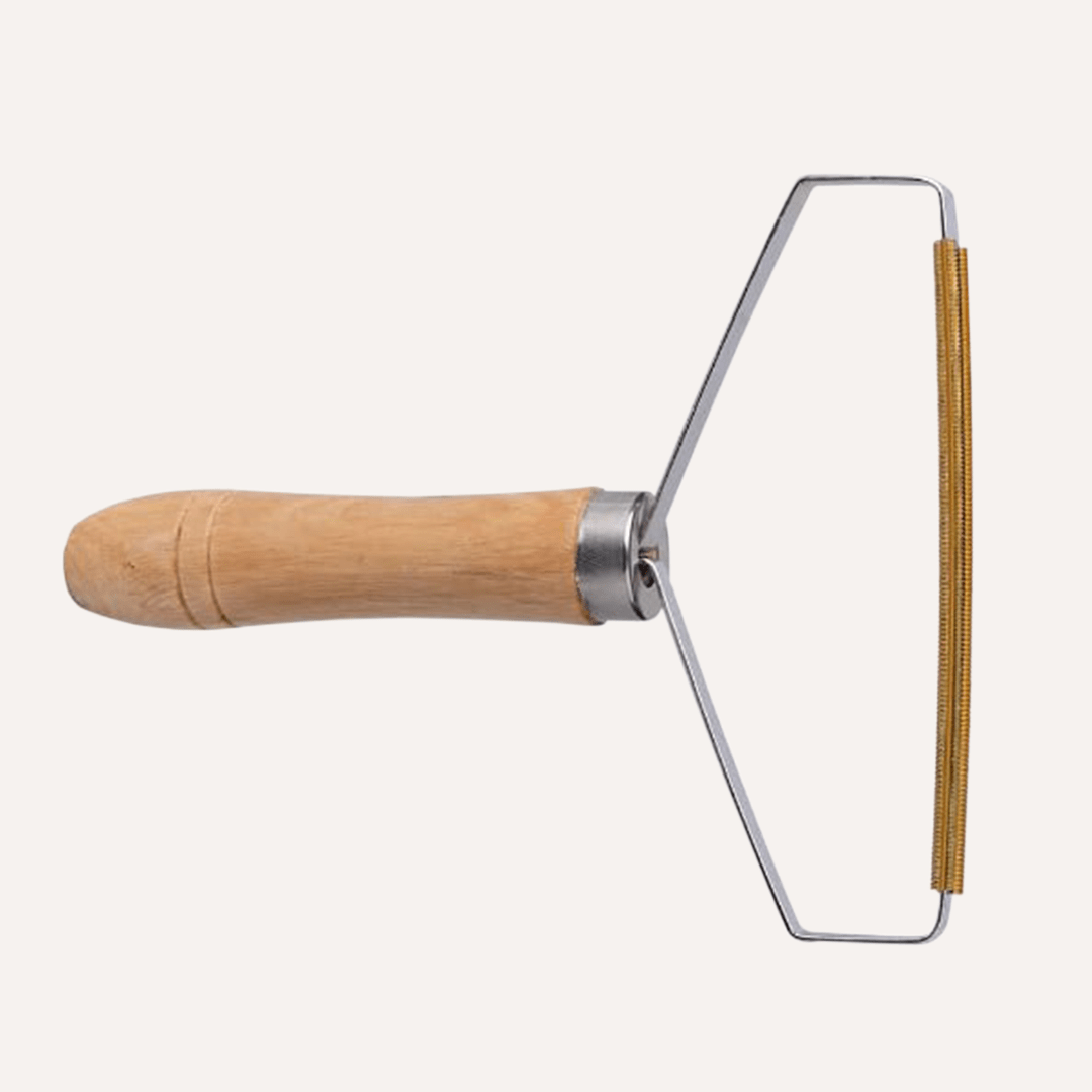 Effective Pet Hair Lint Remover made from Beech Wood- Eco-Friendly & Reusable