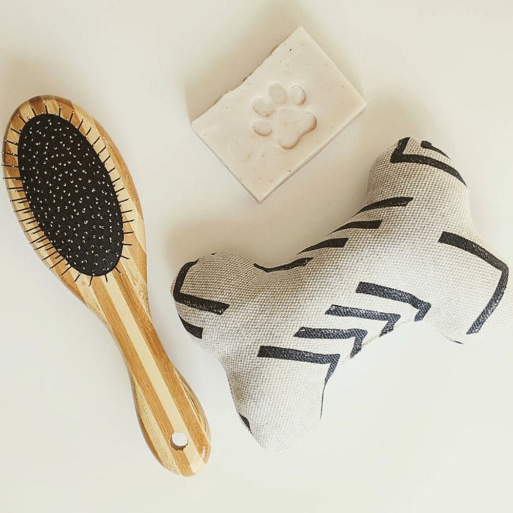 Two-Sided Pet Brush – Bristle & Wire for Shedding & Detangling