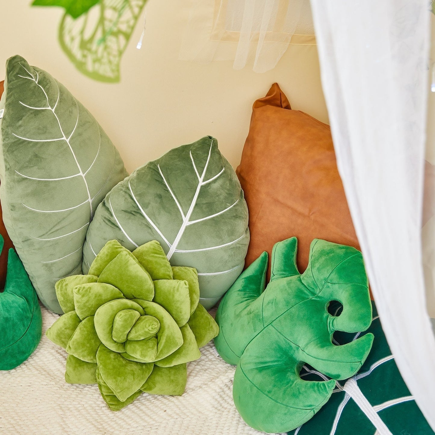 Monstera Deliciosa Leaf Pillow